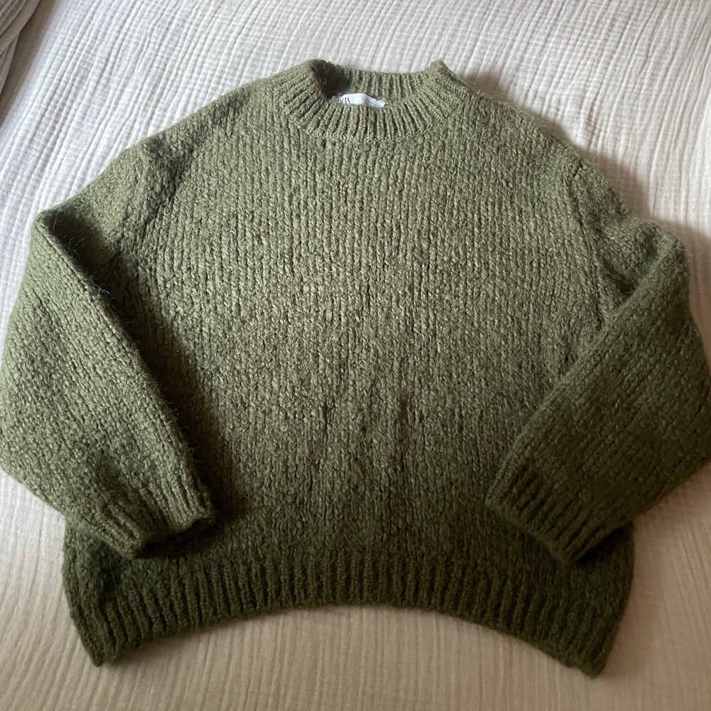 GREEN ZARA SWEATER